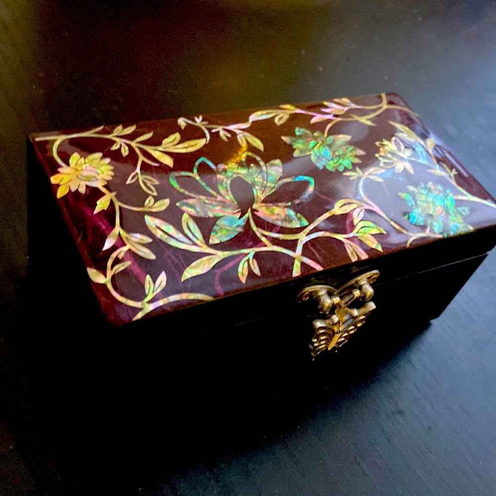Vintage Korean jewelry box